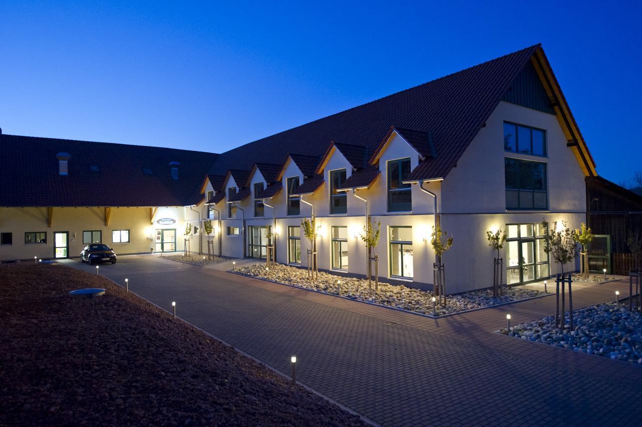 Apartments Golfpark Schlossgut Sickendorf Lauterbach Extérieur photo