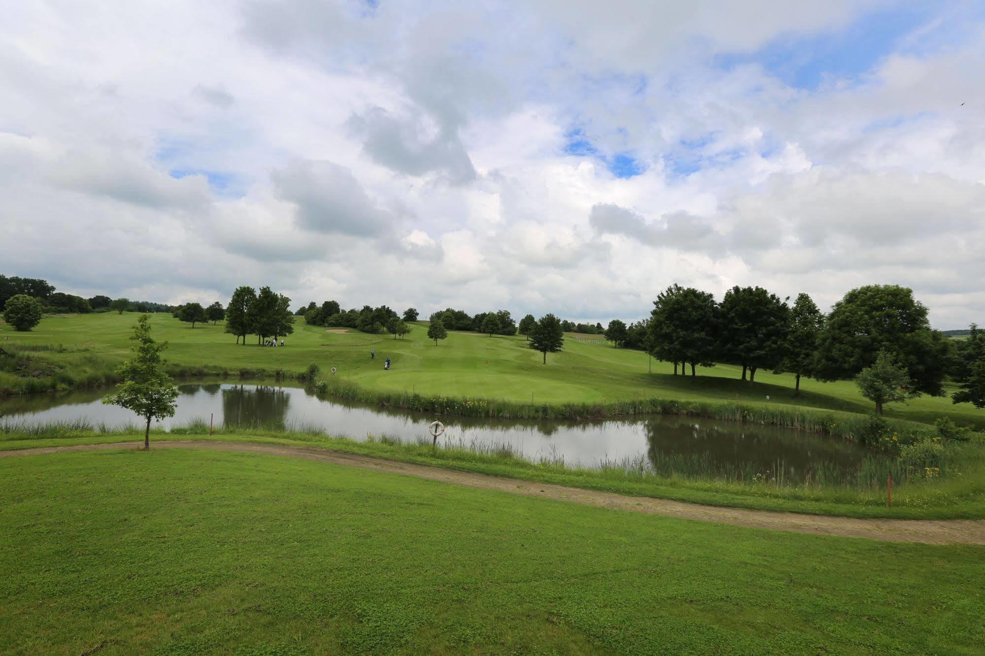 Apartments Golfpark Schlossgut Sickendorf Lauterbach Extérieur photo